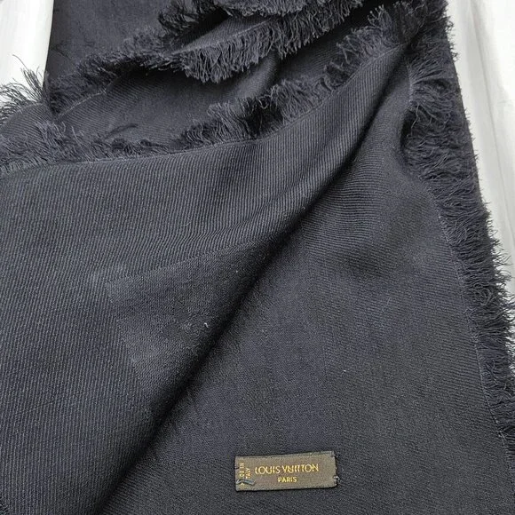 ❗SOLD❗ Monogram Classic Shawl - Picture 4 of 15